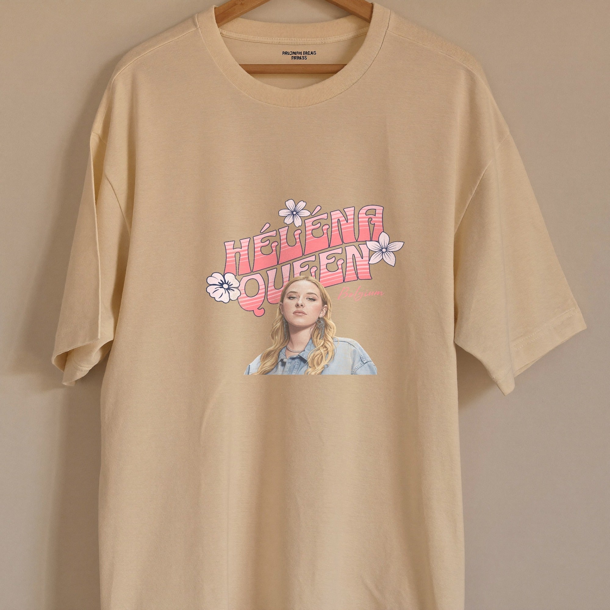 T-shirt Héléna Star Academy beige sur cintre
