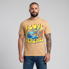 Homme portant le t-shirt humour original I Love Beaches khaki, photo studio fond neutre