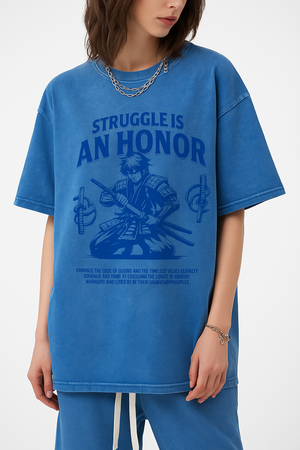 T-shirt oversized japonais Bushido porté - imprimé samouraï bleu et slogan Struggle Is An Honor