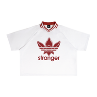 T-shirt oversized blanc inspiré de Stranger Things à plat - trèfle démogorgon rouge et col V rayé
