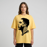T-shirt oversized Tielemans jaune citron porté en studio par une mannequin femme, tombé large