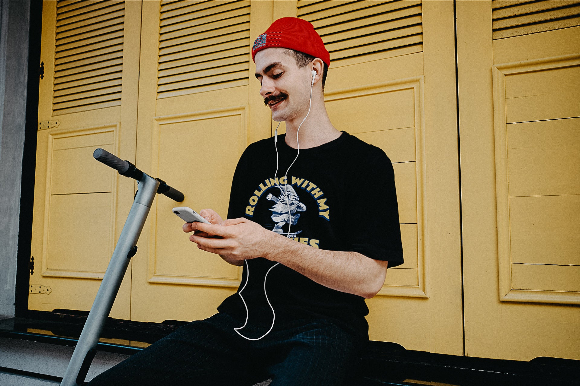 T-shirt Skate - "Rolling with my gnomies"