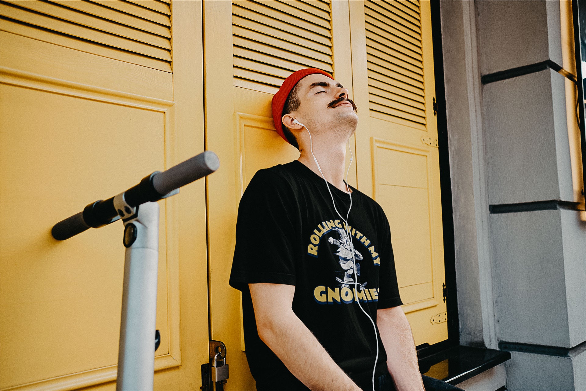 T-shirt Skate - "Rolling with my gnomies"