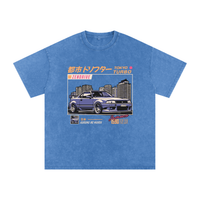 T-shirt oversized japonais Tokyo Turbo bleu délavé - voiture de drift et gratte-ciel imprimés