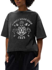 T-shirt oversized noir délavé porté - blason chat gravé Street Wear Shop Belgium 2025