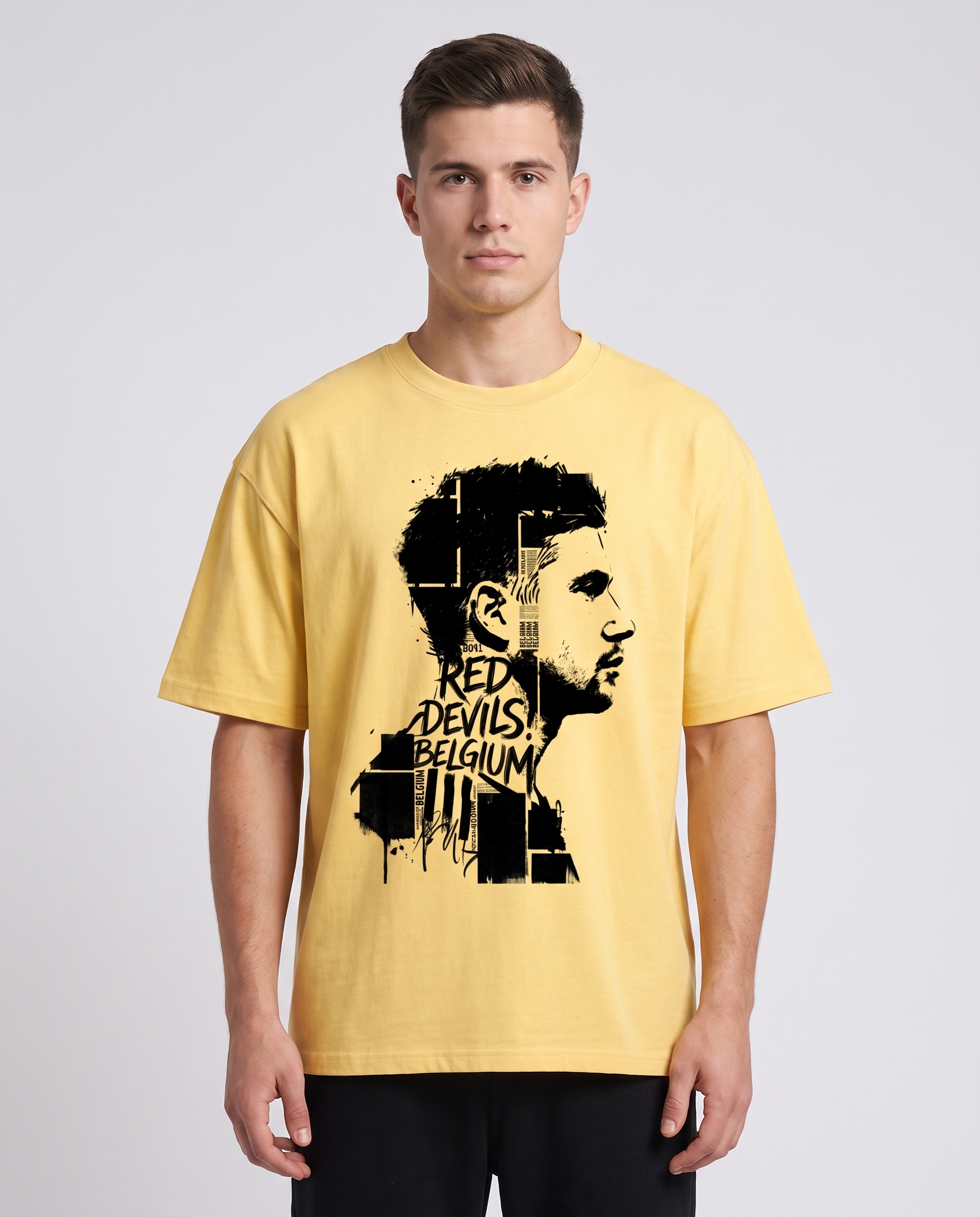 T-shirt Kevin De Bruyne Red Devils jaune citron porté en studio, vue de face