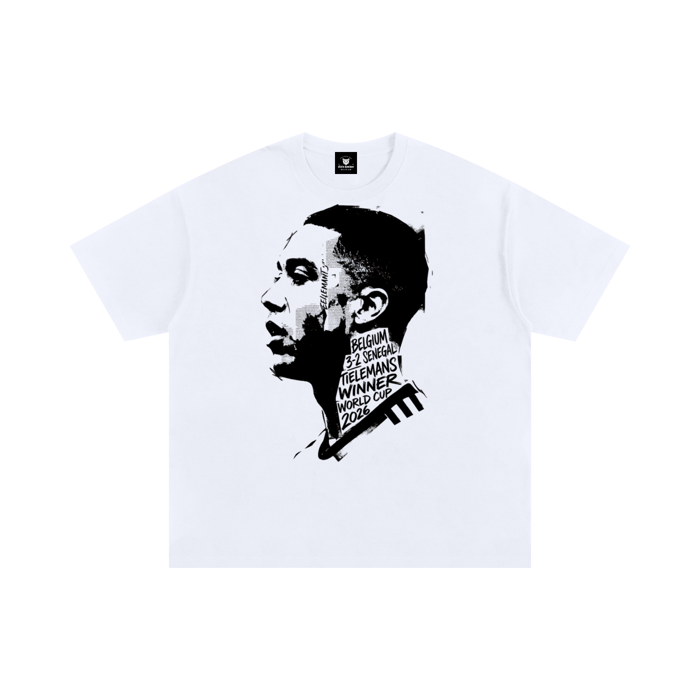 T-shirt oversized Tielemans blanc, face imprimée du portrait et du score Belgique 3-2 Sénégal World Cup 2026