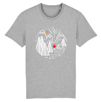 teeshirt gris avec un dessin de camp scout au clair de lune et un feu de camp