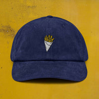 Casquette belge en velours côtelé bleu marine avec frites brodées - vue de face