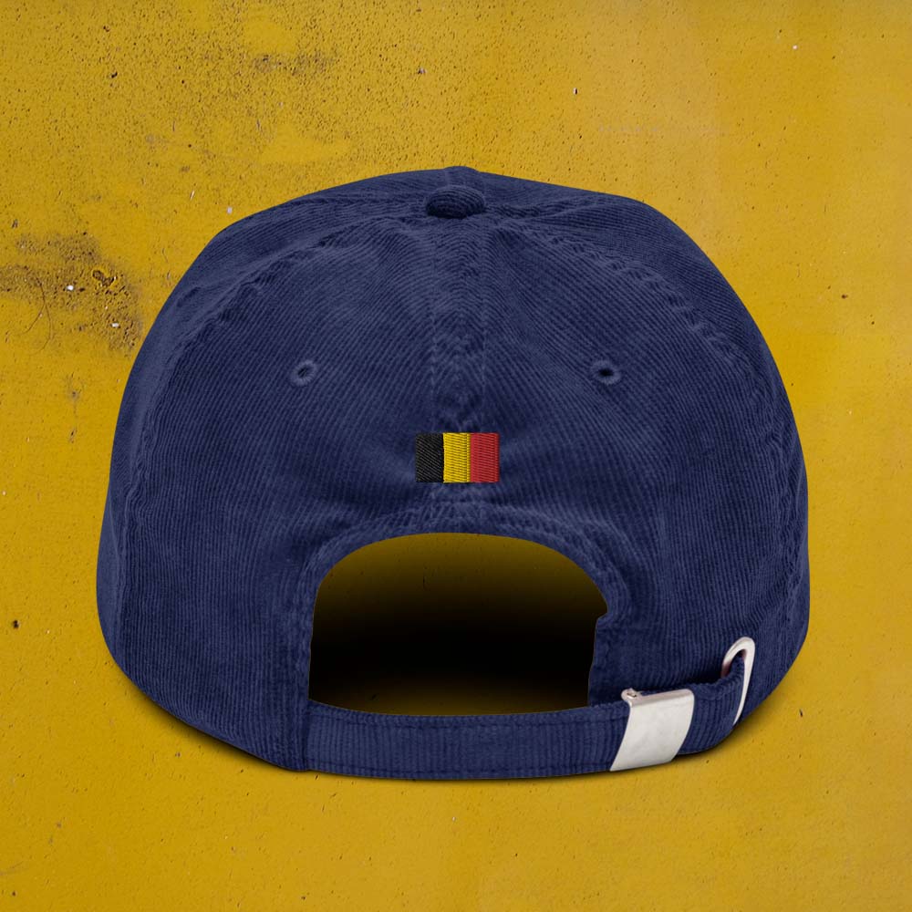 Casquette belge en velours côtelé bleu marine - détail de la boucle réglable