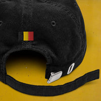 Casquette belge en velours côtelé noire - détail des œillets