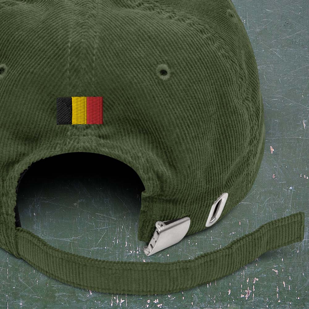 Casquette belge en velours côtelé olive - détail de la boucle réglable