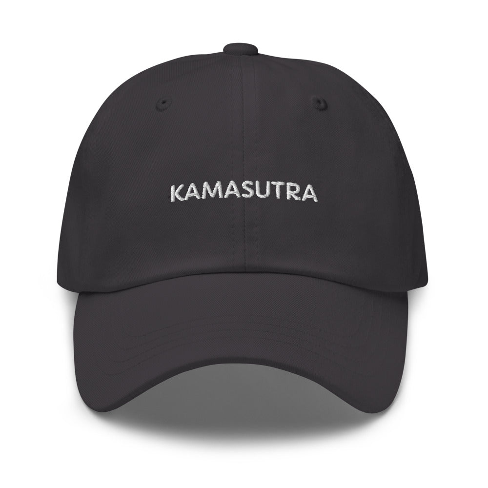 Casquette baseball kamasutra noir portée en situation CHT'M Boutique
