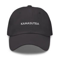 Casquette baseball kamasutra noir portée en situation CHT'M Boutique