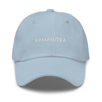 Casquette baseball kamasutra noir portée en situation CHT'M Boutique