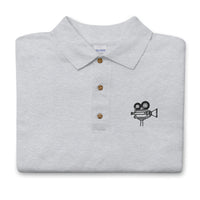 Polo brodé Caméra vintage gris sport porté, vue de face