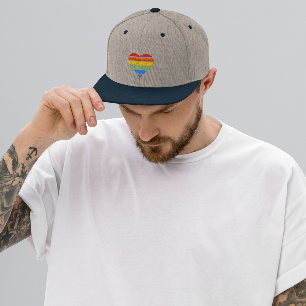 casquette gay coeur