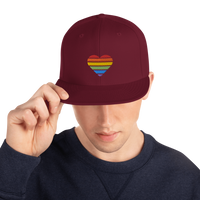 casquette avec coeur arc en ciel gay 