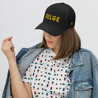 Casquette Flexfit belge noire, broderie dorée, coupe 6 panneaux
