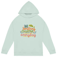 Image d'un hoodie oversize en coton biologique et polyester recyclé post-consommation, disponible dans différentes tailles. Coupe large avec épaules tombantes pour un style décontracté et confortable. Idéal pour une tenue décontractée et éco-responsable