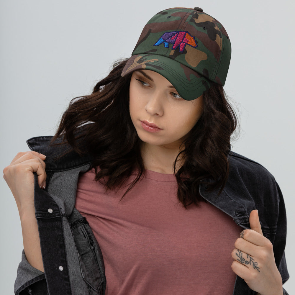 casquette de chasseur camouflage avec un ours en couleurs brode