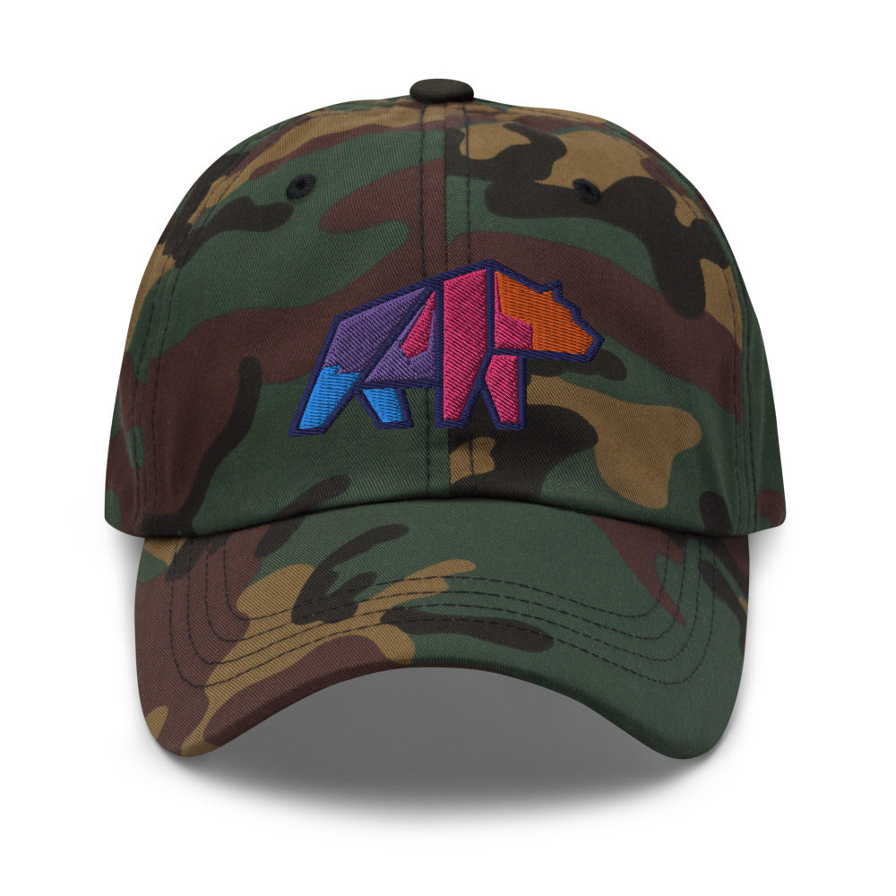 casquette de chasseur camouflage avec un ours en couleurs brode