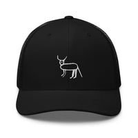 Casquette trucker noire Coucou Petite Perruche brodée — vue de face