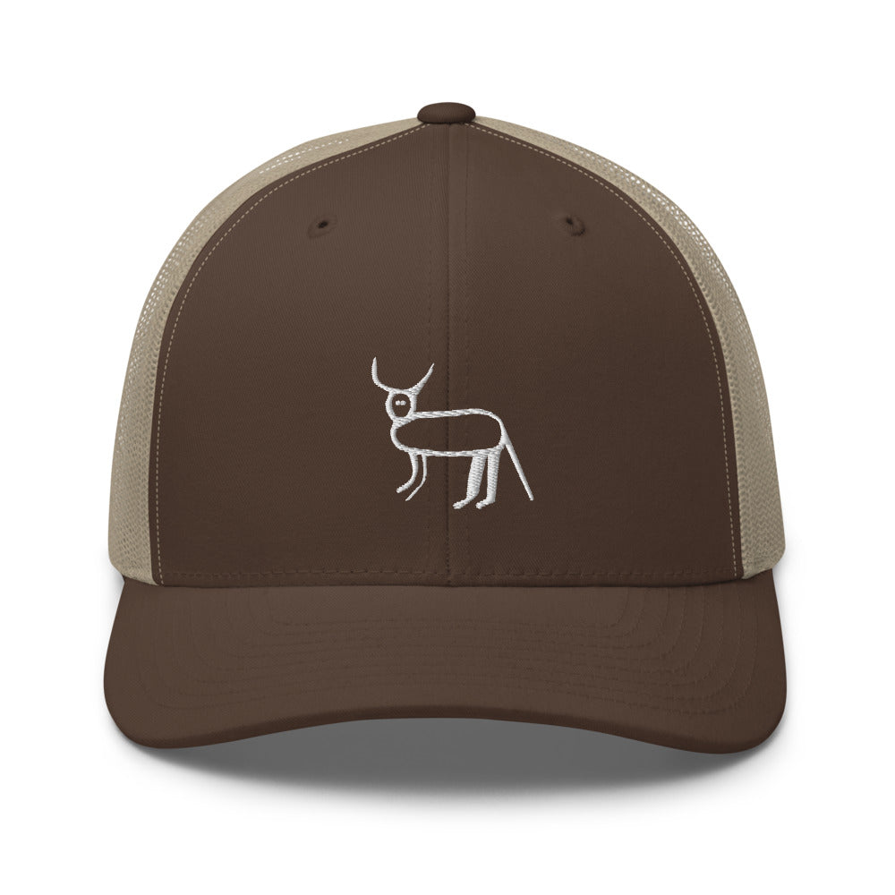 Casquette trucker marron et kaki Coucou Petite Perruche brodée — vue de face