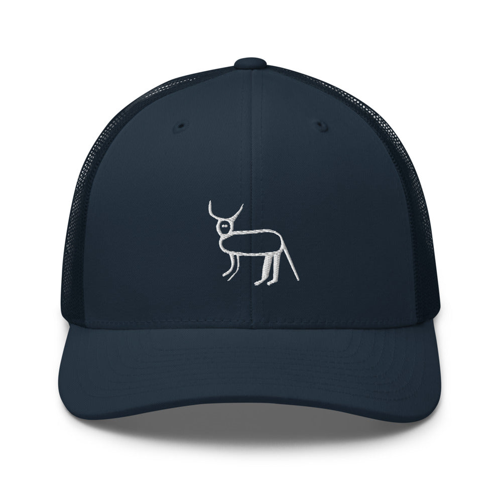 Casquette trucker bleu marine Coucou Petite Perruche brodée — vue de face