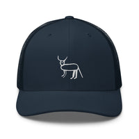 Casquette trucker bleu marine Coucou Petite Perruche brodée — vue de face