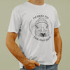 tshirt blanc humour belge avec une mouette qui a un bonnet et il est écrit i'm here for the shit show